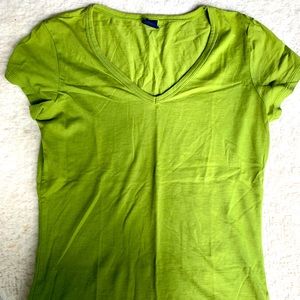 Like new stretch cotton Gap tee t-shirt in green size small